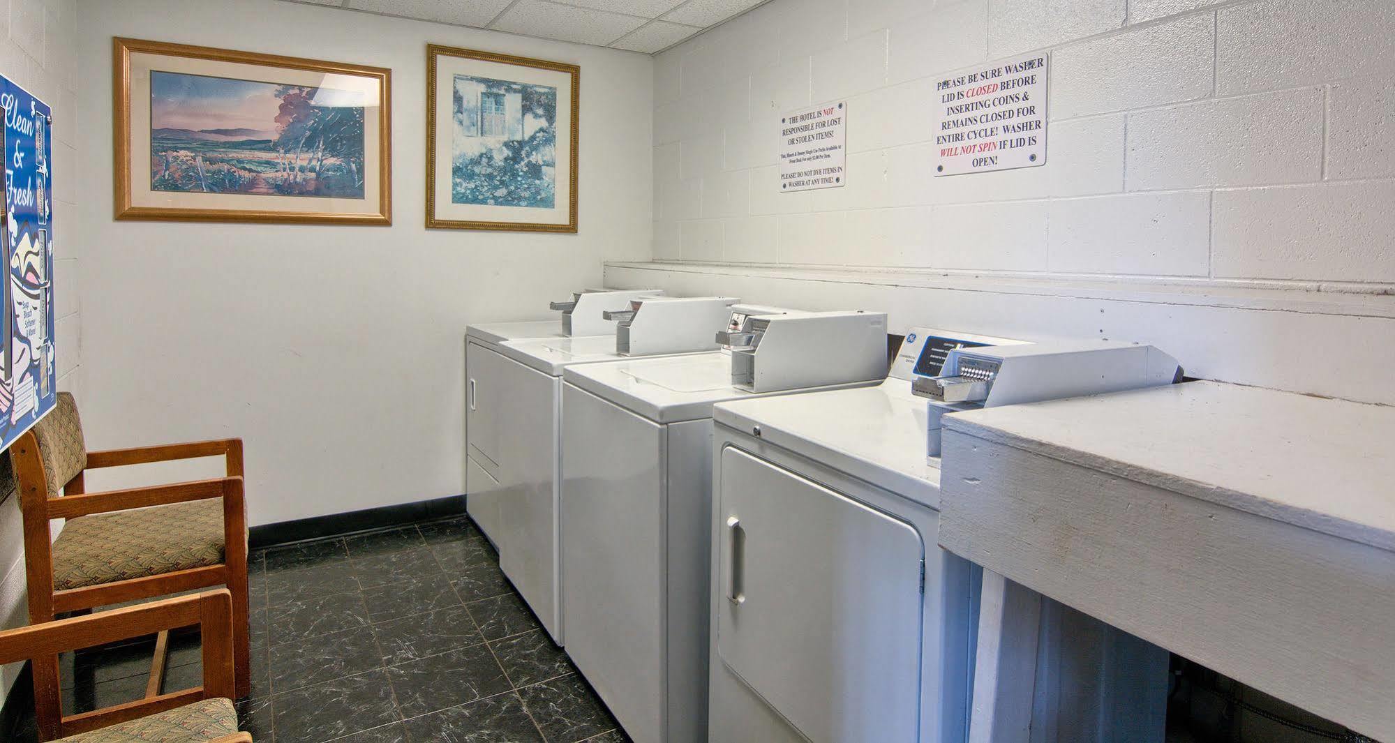 Days Inn By Wyndham Doswell \/ Kings Dominion Area エクステリア 写真