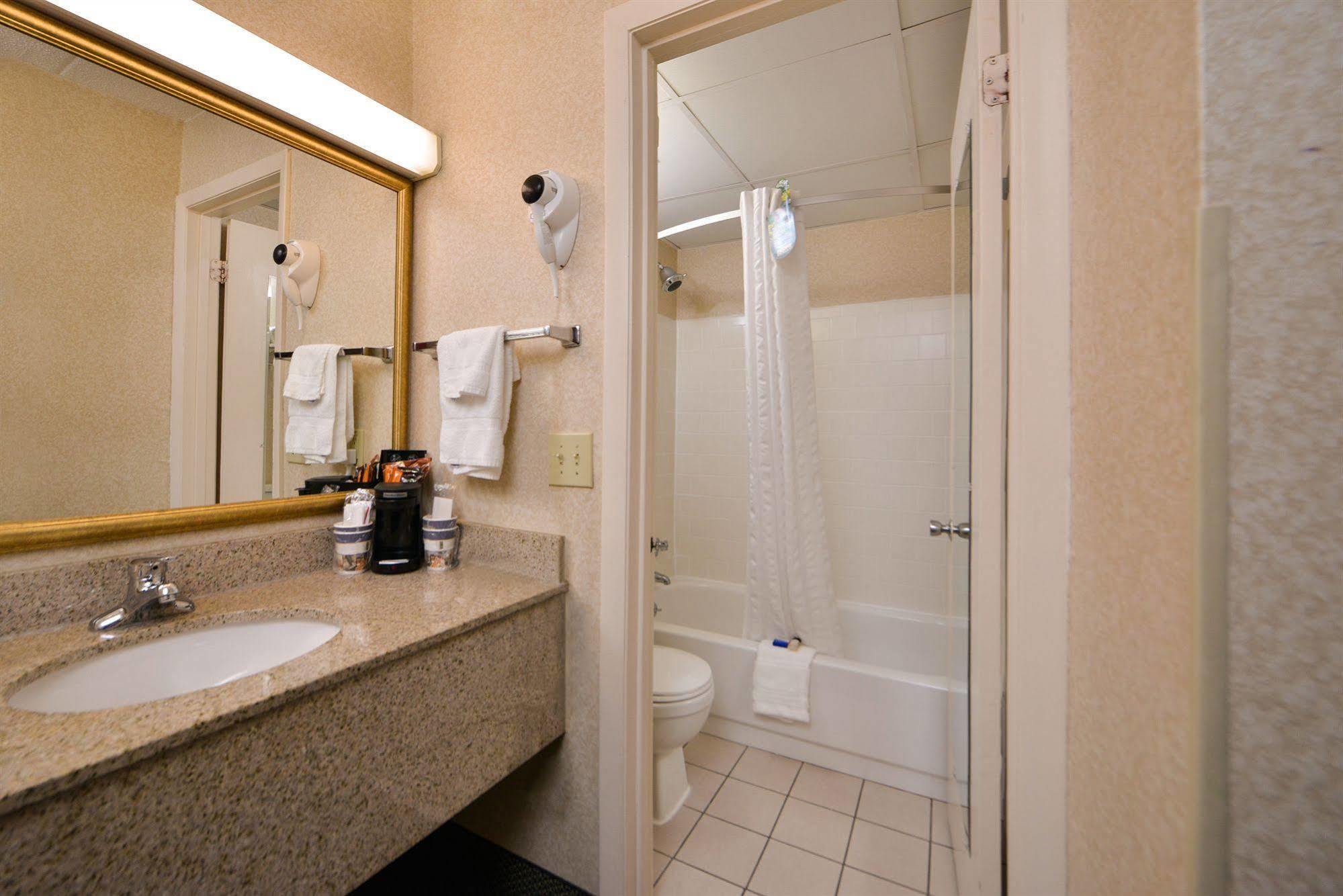 Days Inn By Wyndham Doswell \/ Kings Dominion Area エクステリア 写真