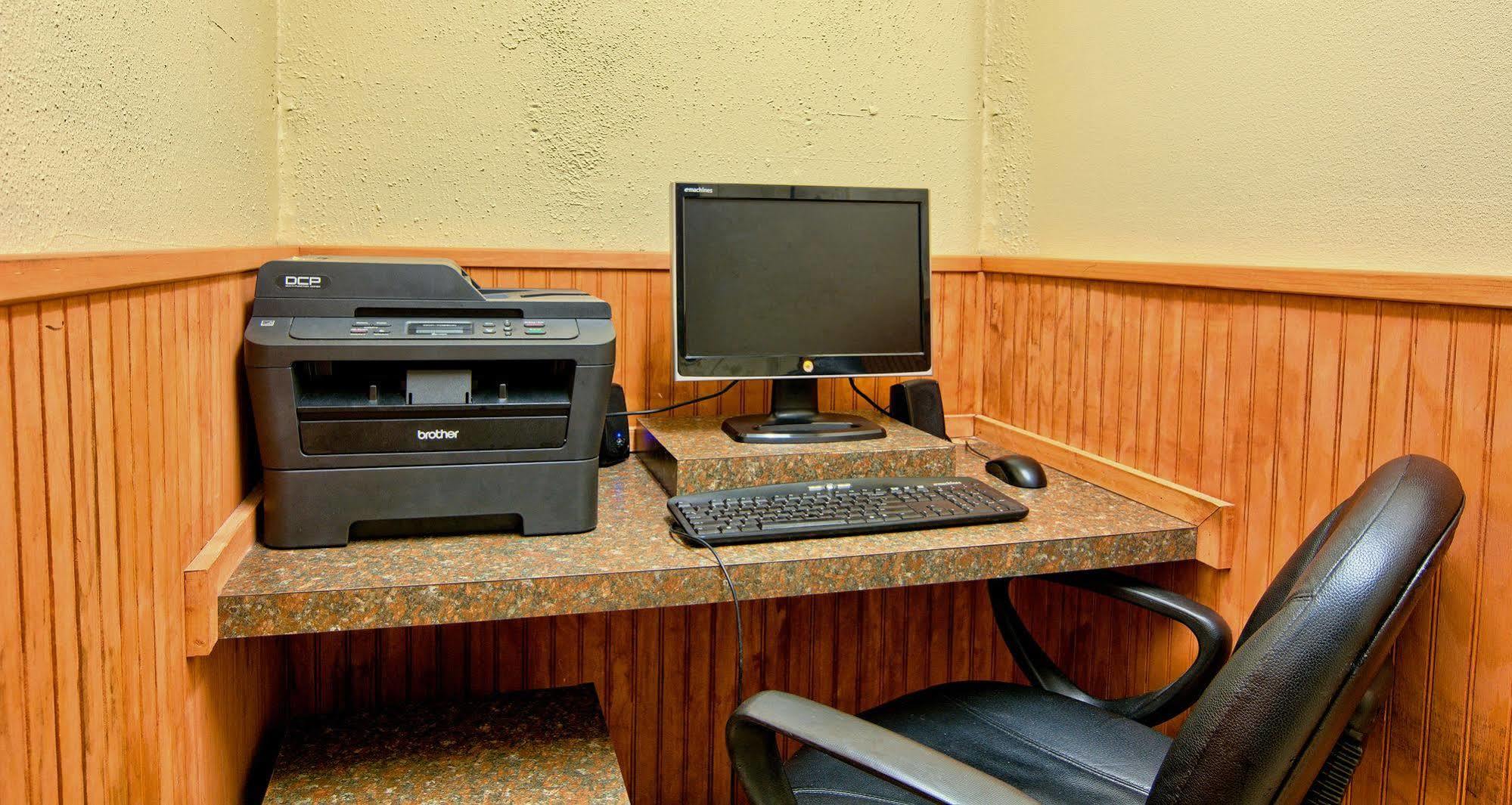 Days Inn By Wyndham Doswell \/ Kings Dominion Area エクステリア 写真